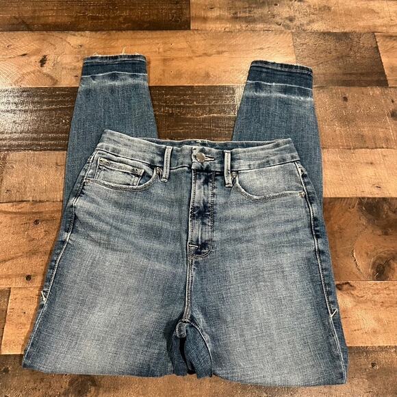 Good American Good Waist Crop Chew Hem Jeans Blue 634 - Picture 4 of 7